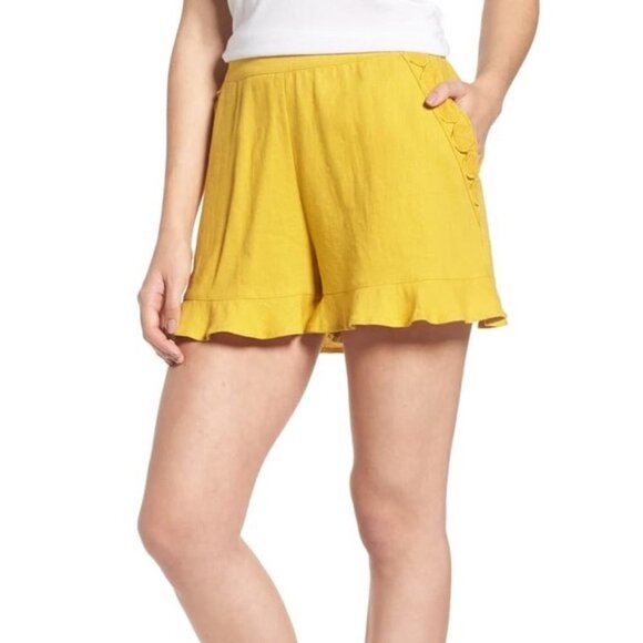 June & Hudson Ruffle Hem Linen Blend Shorts - Picture 2 of 9